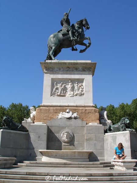 Estatua Ecuestre Felipe IV Madrid