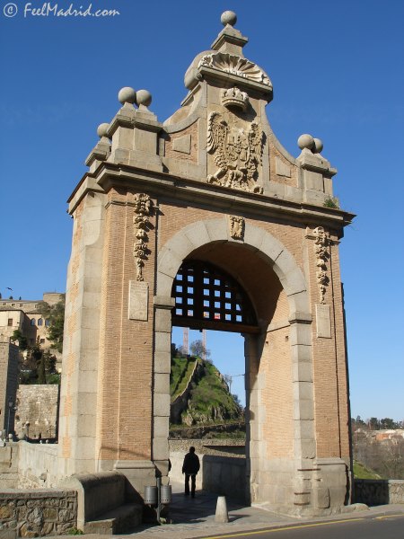 Entrance gate over Bridge of Alcántara, Toledo